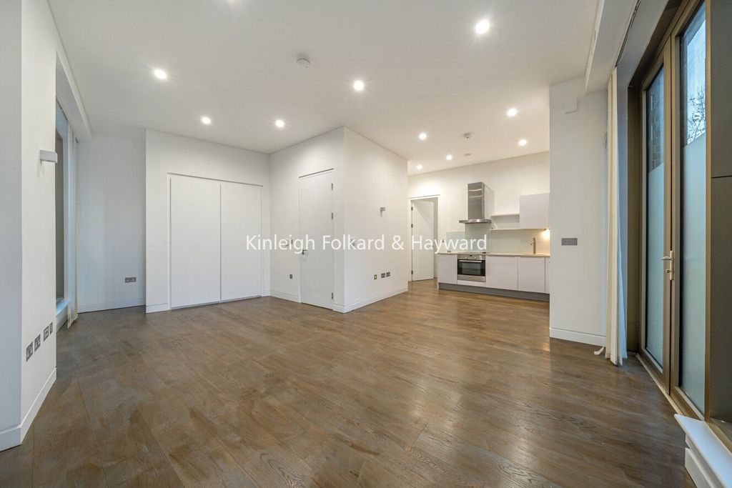 Property photo 2 of 12 Picture No. 24