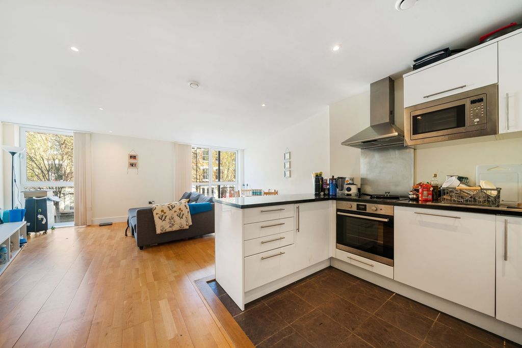 Property photo 2 of 12