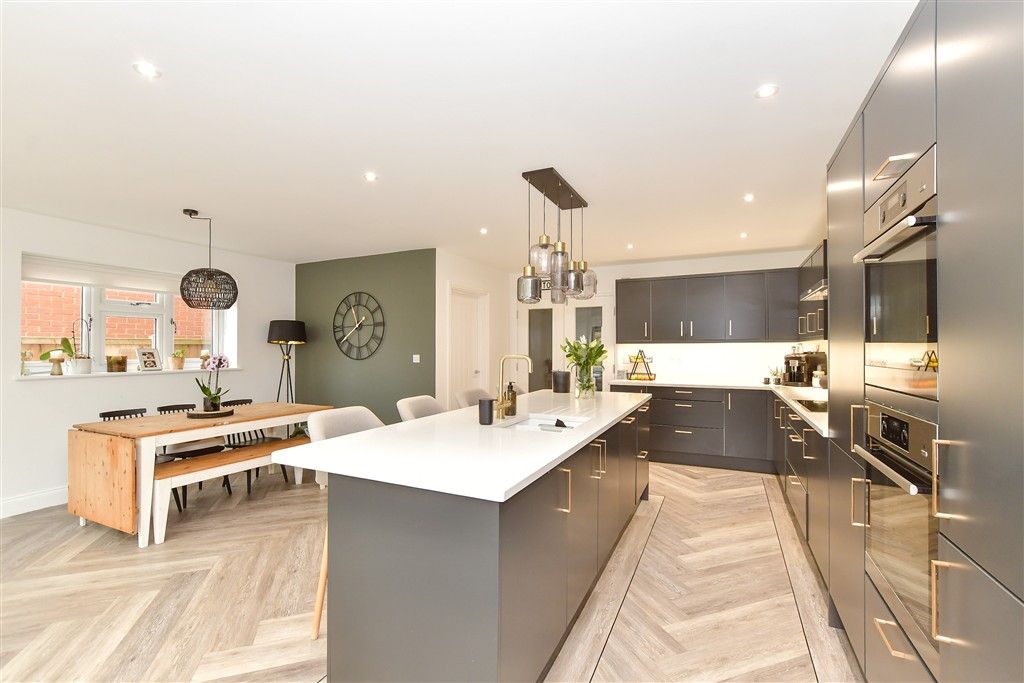 Property photo 3 of 24 Kitchen/Diner