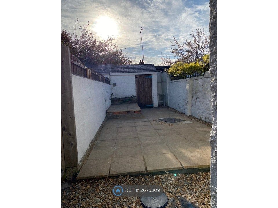 Property photo 2 of 10 Rear Garden/Laundry Shed