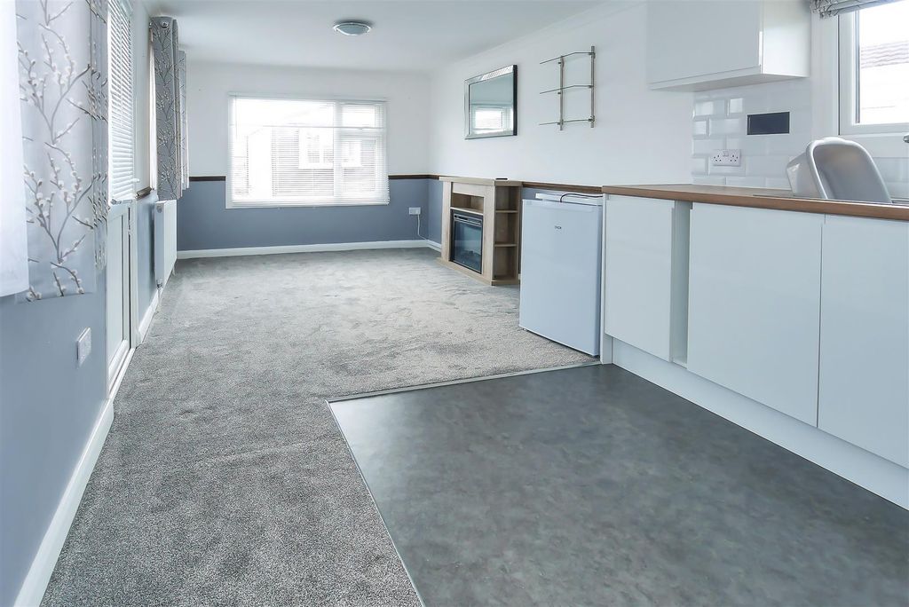 Property photo 2 of 11 P1080319.Jpg