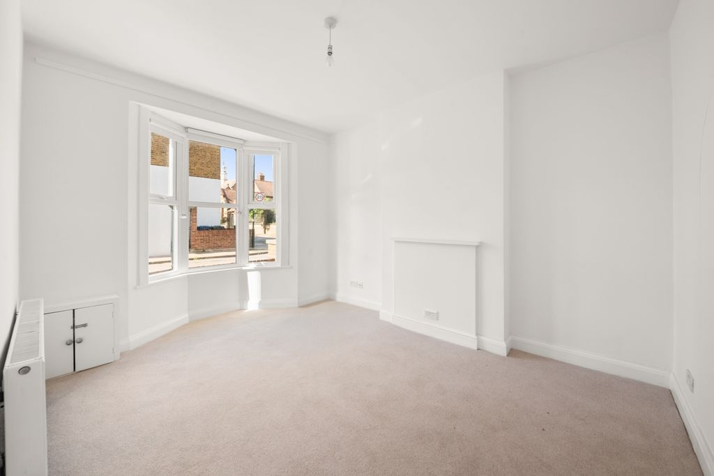 Property photo 3 of 13 Photo 11