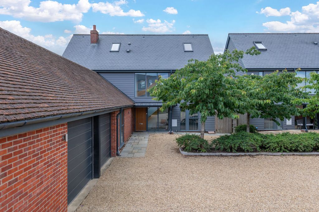 Property photo 1 of 30