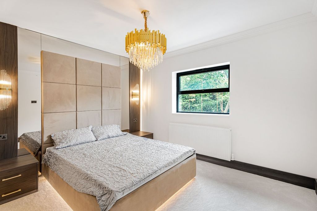 Additional image 18 of 5 bed detached house for salePipers Green Lane, Edgware HA8