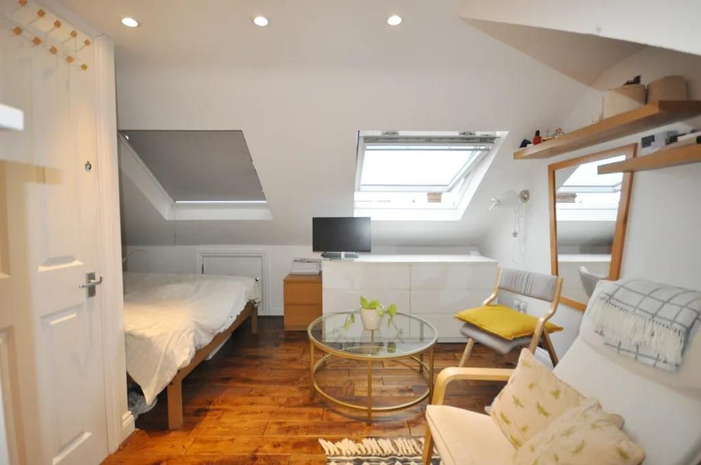 Property photo 3 of 9 Bedroom One