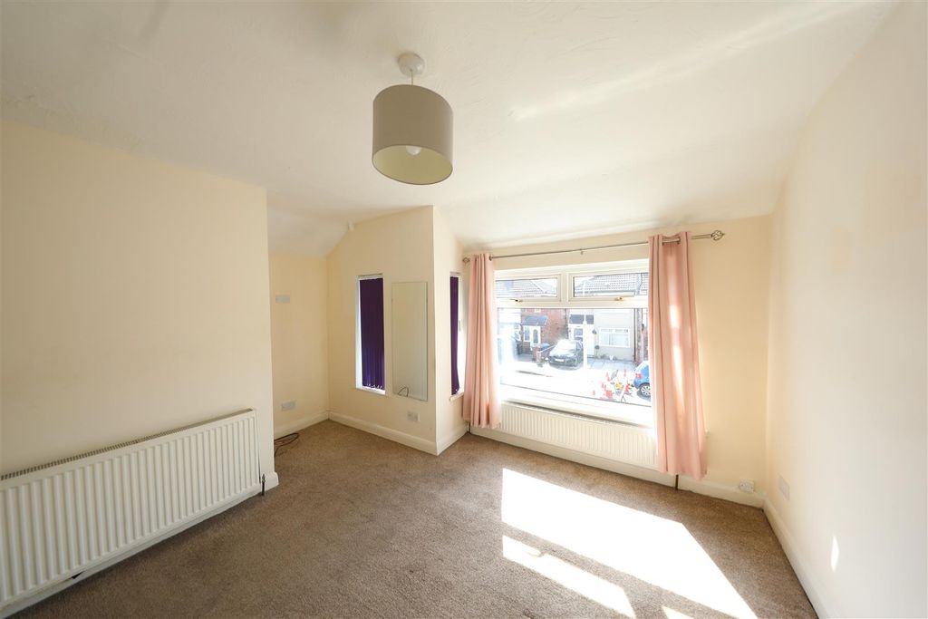Property photo 1 of 9 Bedroom 1