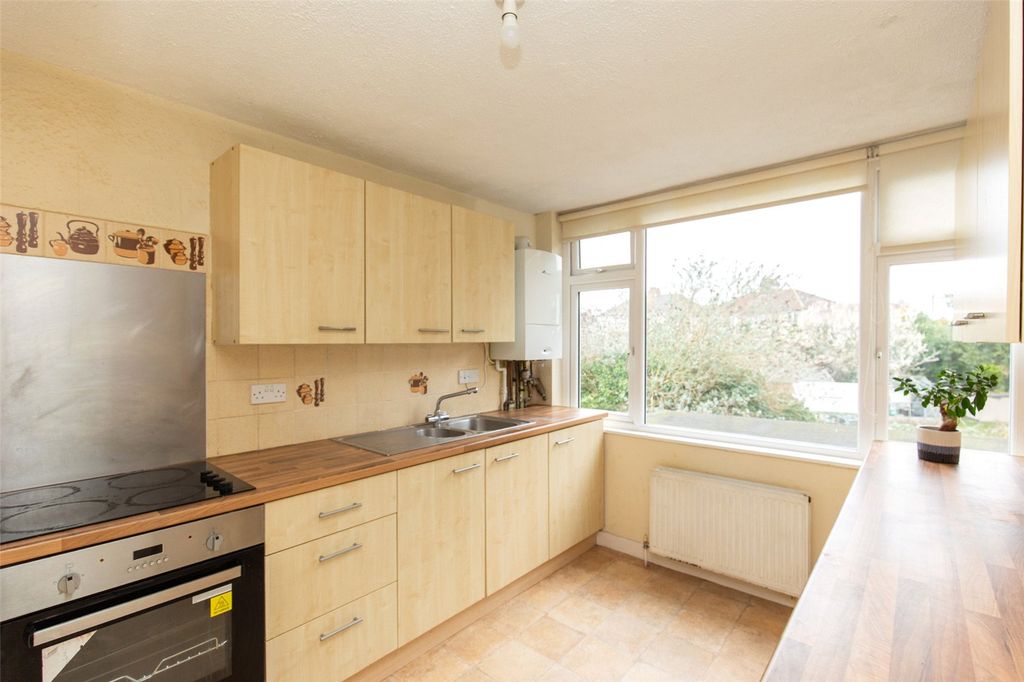 Property photo 3 of 13 Picture No. 11