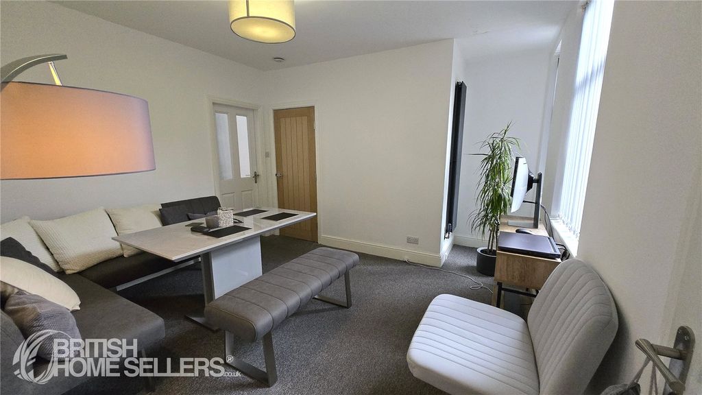 Property photo 3 of 9 Picture No. 11