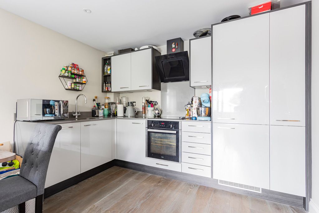 Property photo 3 of 13 Kitchen