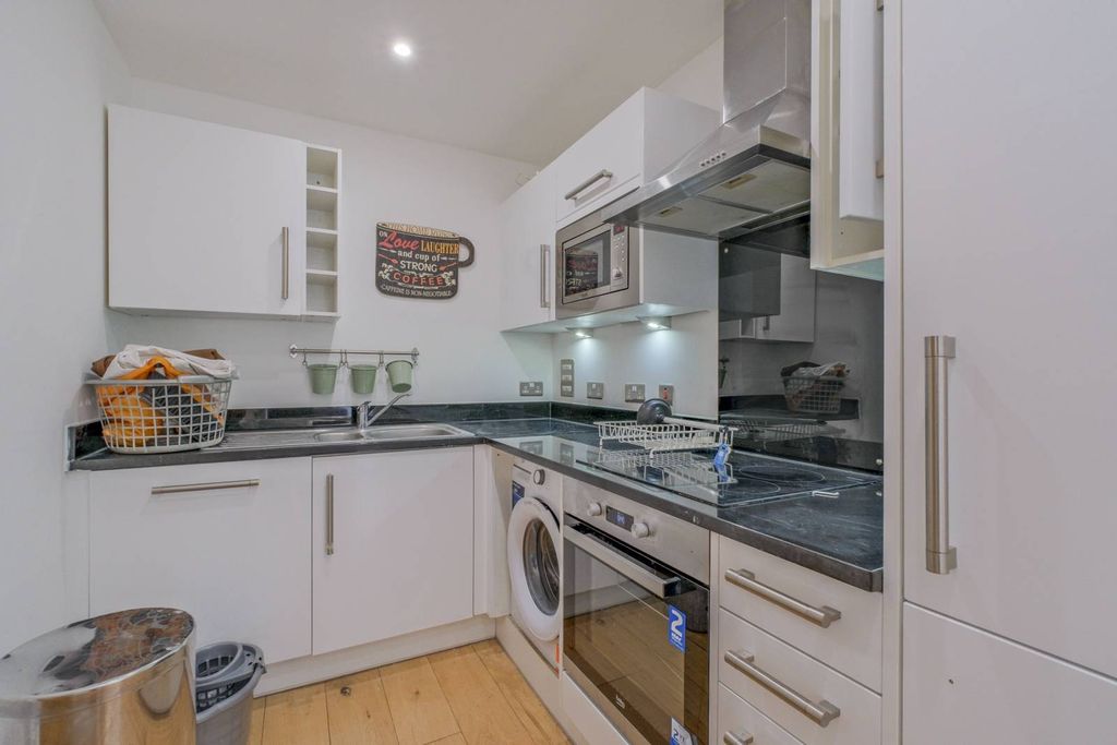 Property photo 3 of 9