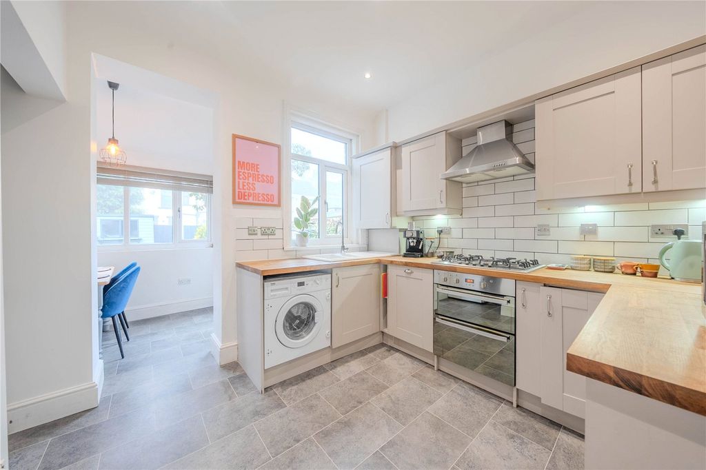 Property photo 3 of 17 Picture No. 12