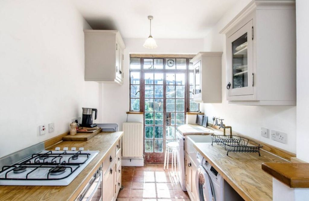 Property photo 2 of 6