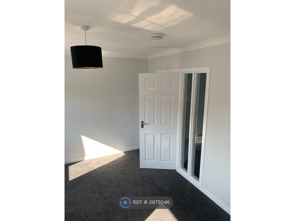 Property photo 2 of 32
