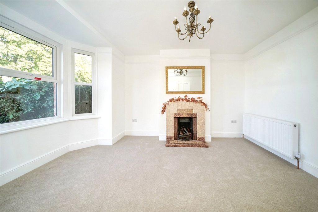 Property photo 2 of 20 Picture No. 24