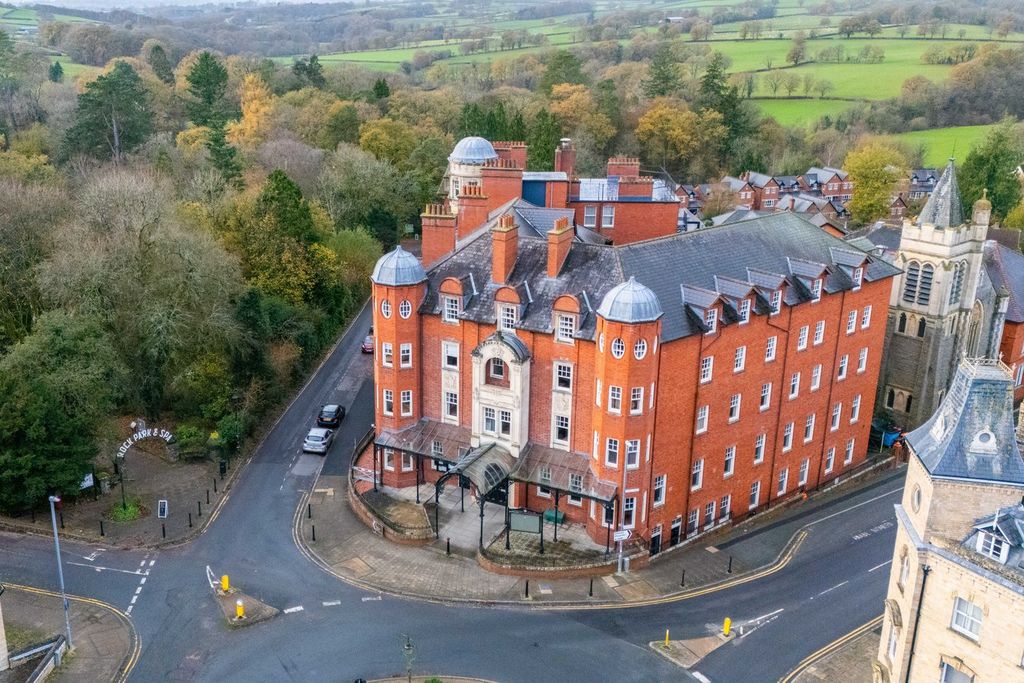 Property photo 1 of 51