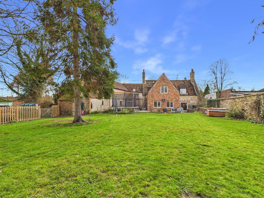 Property photo 2 of 19