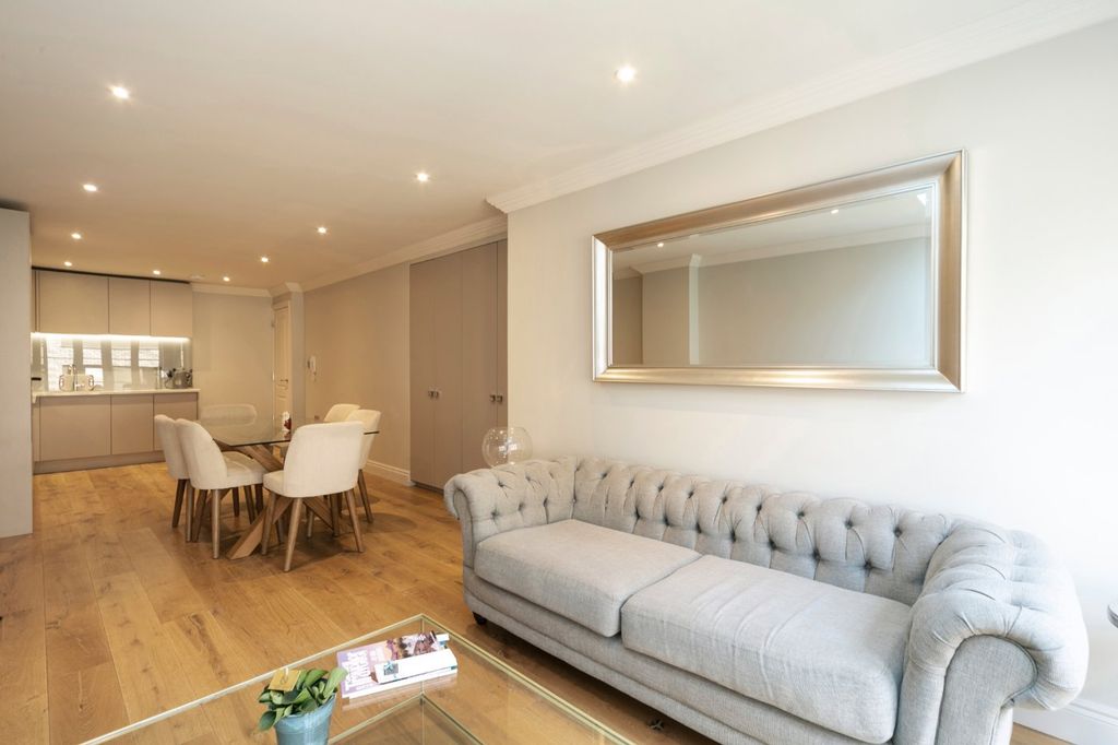 Property photo 2 of 9 Picture No. 24