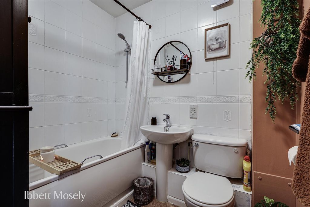 Property photo 3 of 7 11.Jpg