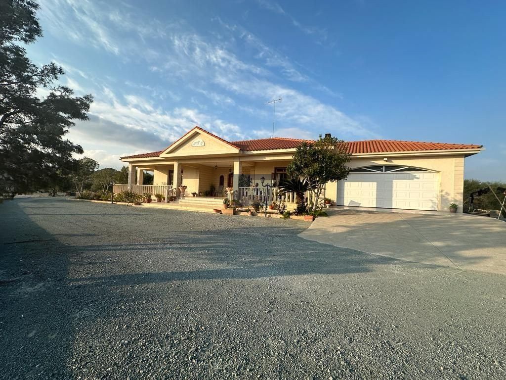 Property photo 2 of 45