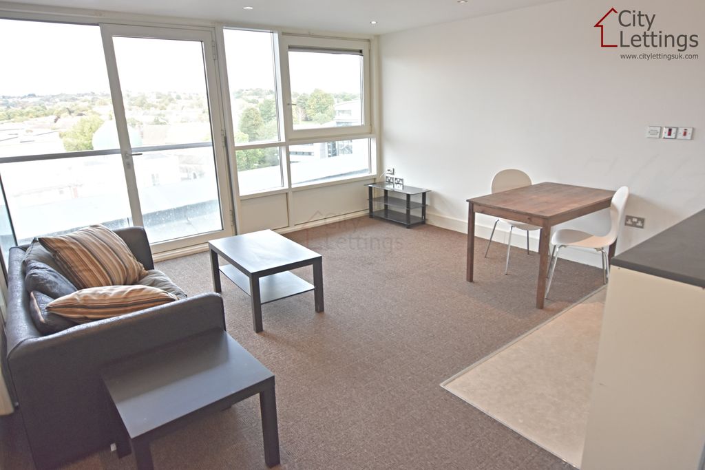 Property photo 2 of 8