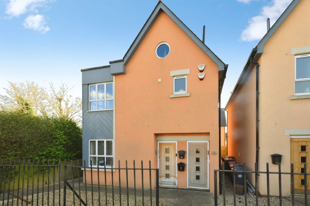 Property photo 1 of 14