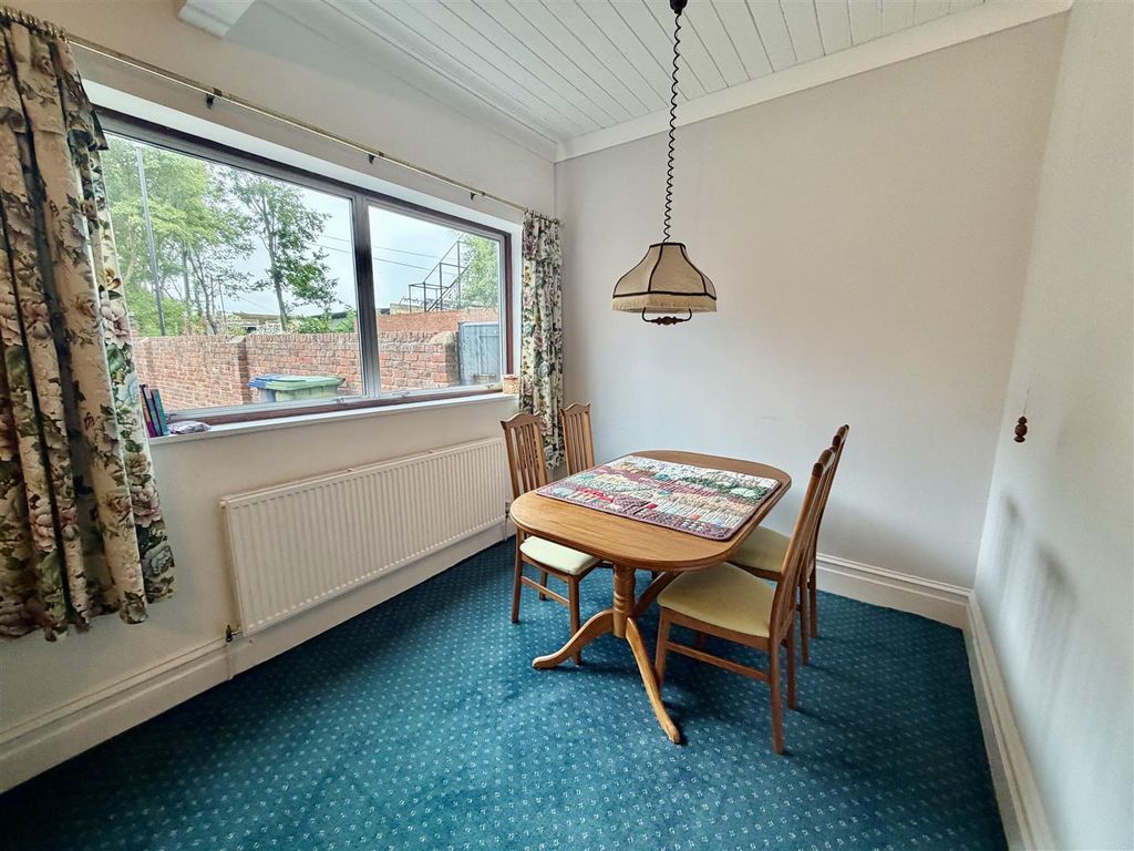 Property photo 3 of 15 Dining Room
