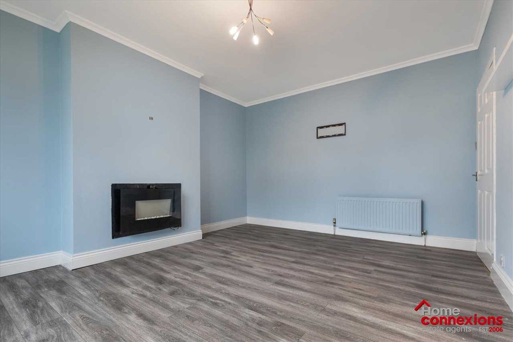 Property photo 3 of 20 Lounge Dining (2)