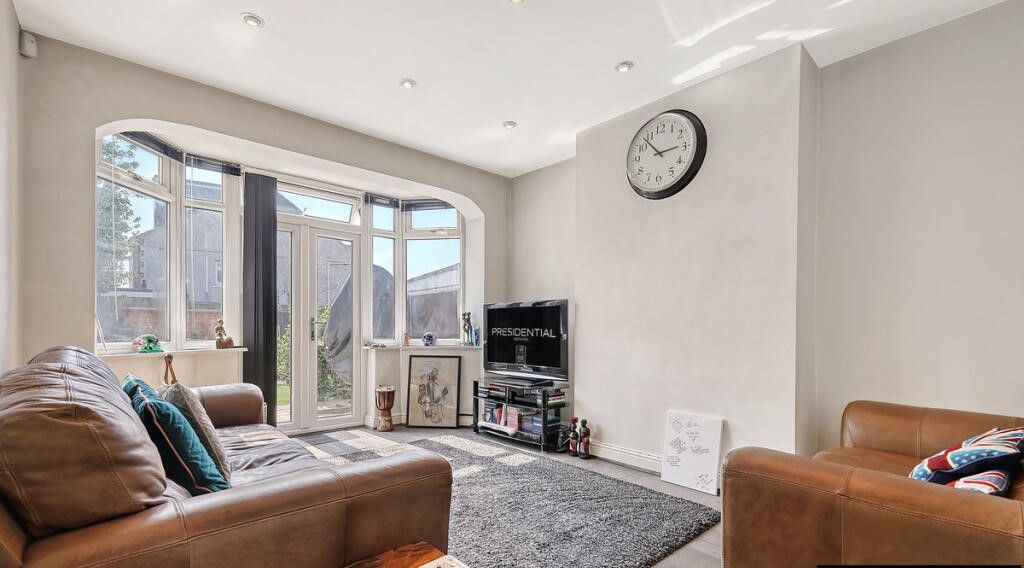 Property photo 3 of 11