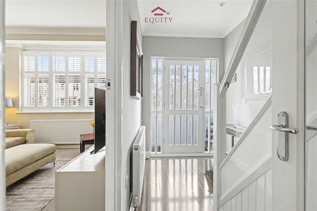 Property photo 3 of 32 Picture No. 12