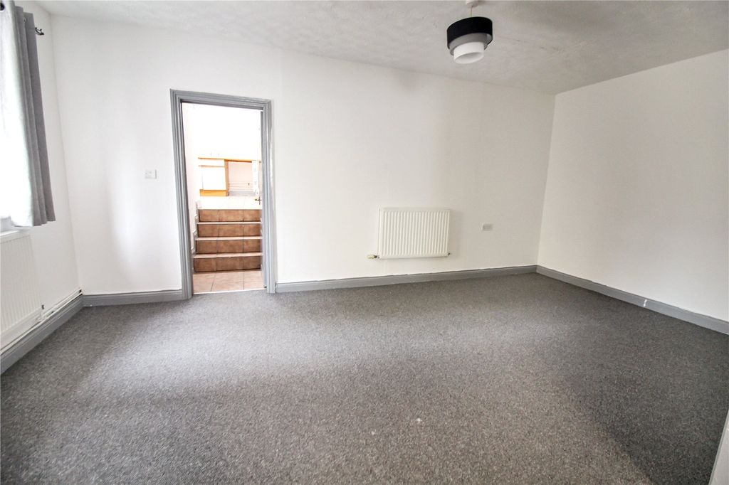 Property photo 3 of 11 Picture No. 26