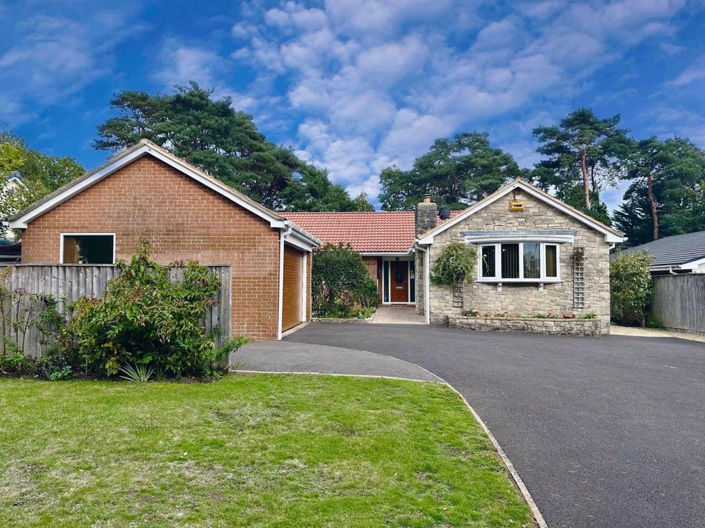 Property photo 1 of 26 3 Bedroom Detached Bungalow