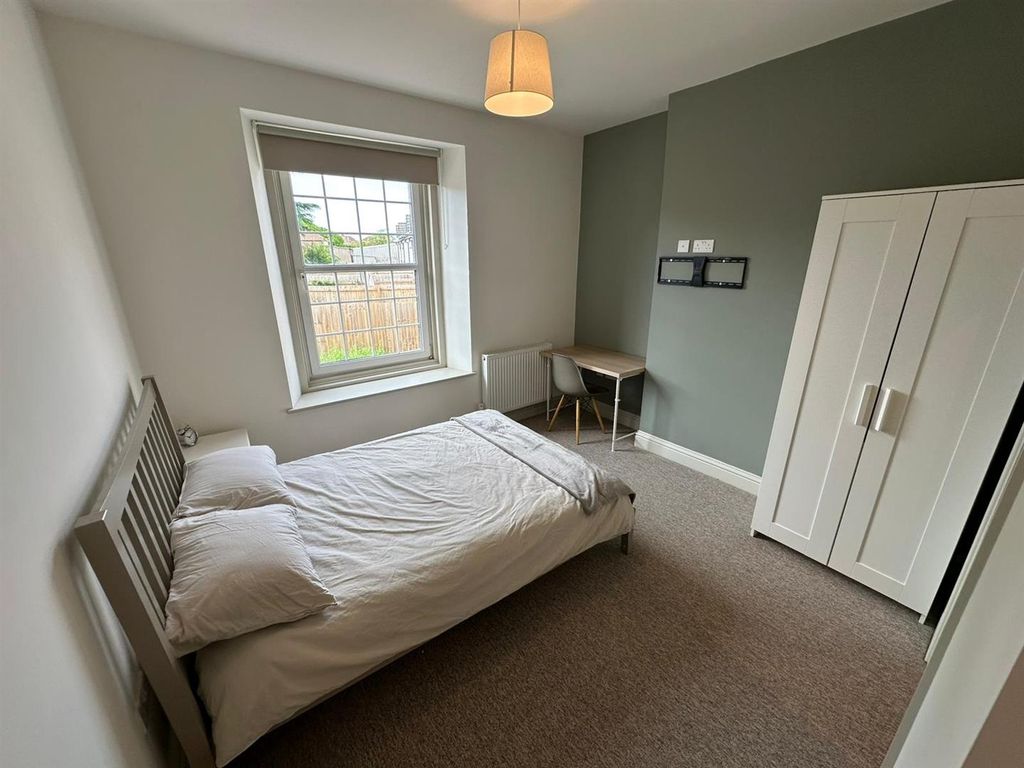 Property photo 2 of 10 886_Rm3_2