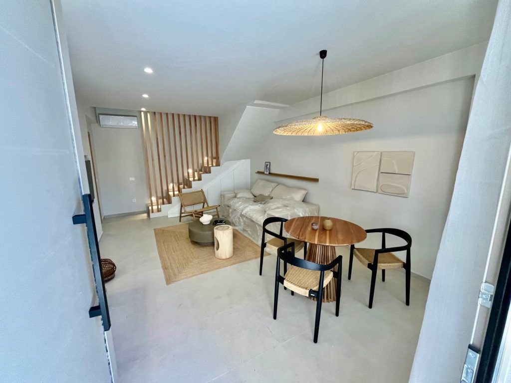 Property photo 3 of 34