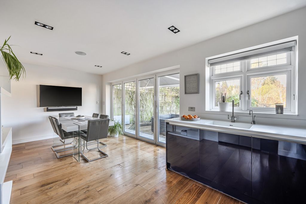 Property photo 2 of 24 1411026-9-6992F4F...