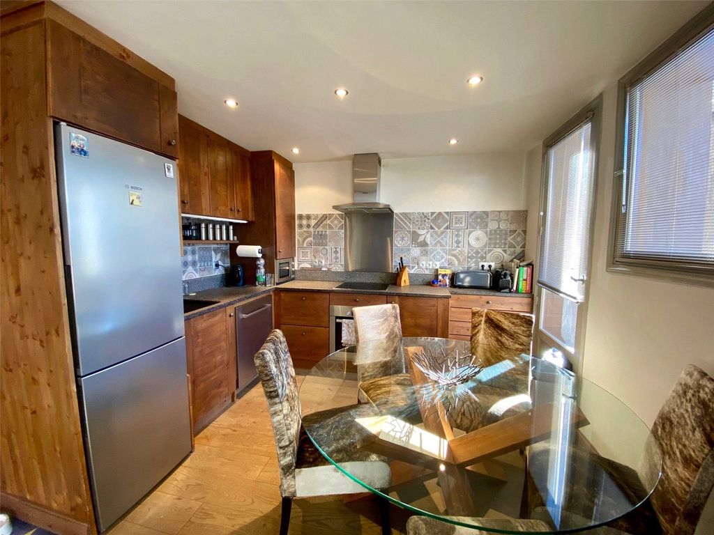 Property photo 2 of 13 Picture No. 08