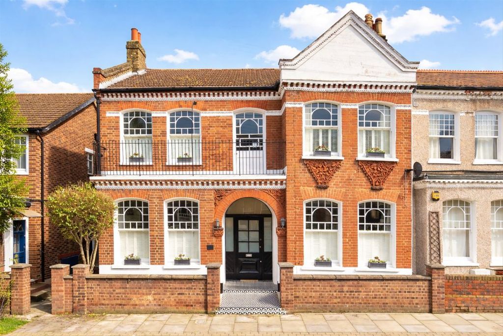 Property photo 1 of 16