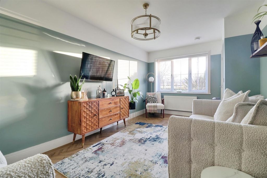 Property photo 3 of 22 E5E8Bf44-Img_7982-Img_7984.Jpg