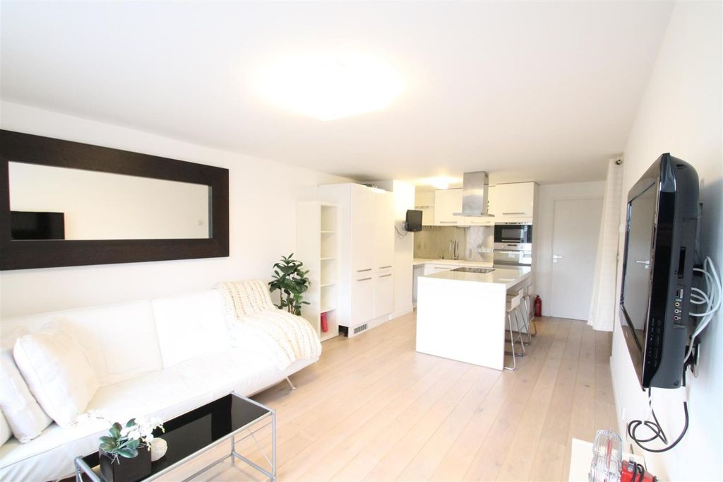 Property photo 1 of 5 Picture No. 08