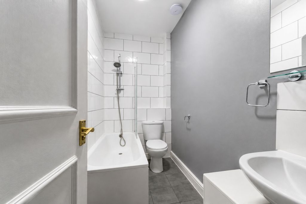 Property photo 3 of 5 F7339c0F-5Fa3-4F38-9cc9-A64E958B00Fa