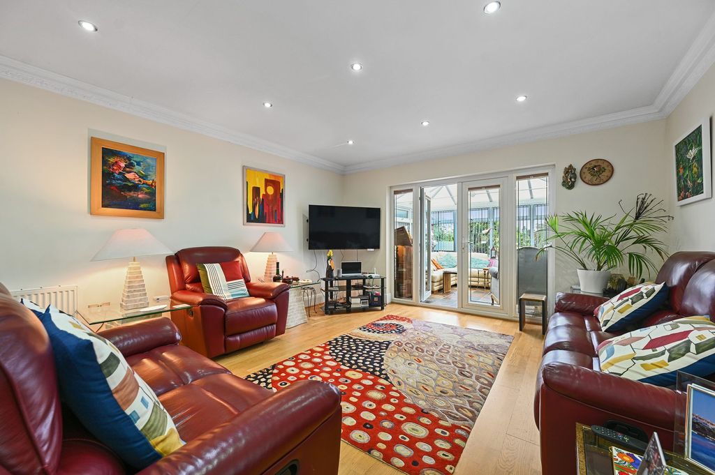 Property photo 2 of 12