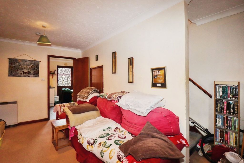 Property photo 3 of 14