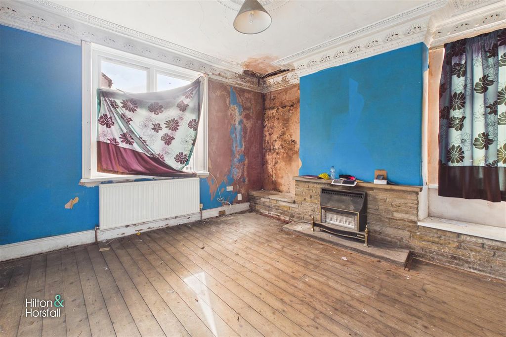Property photo 2 of 14 Hartley Street