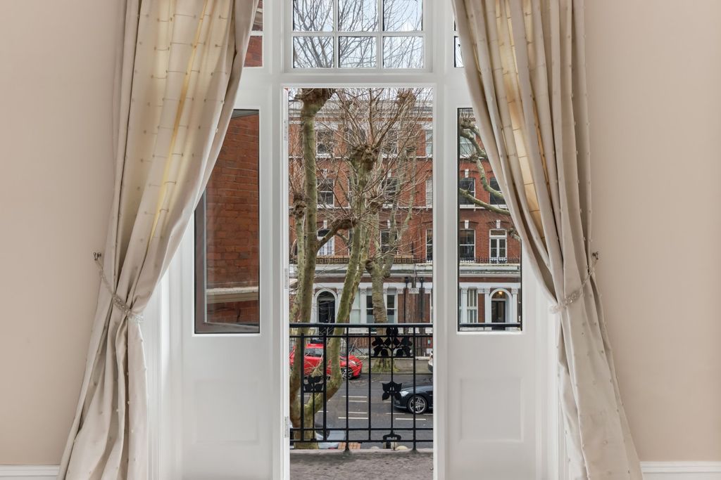 Property photo 3 of 27