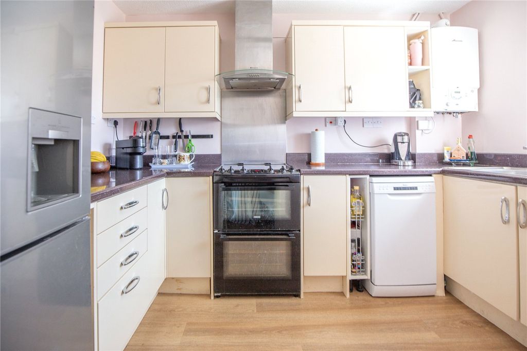 Property photo 3 of 18 Picture No. 11