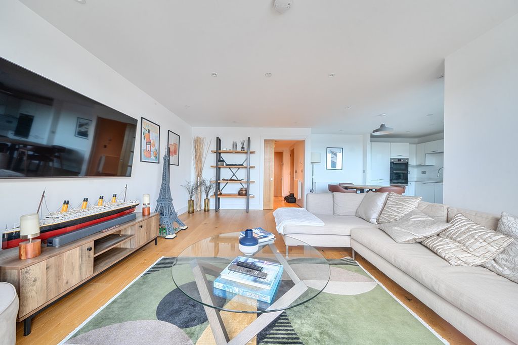 Additional image 6 of 2 bed flat for saleMaritime Walk, Southampton SO14