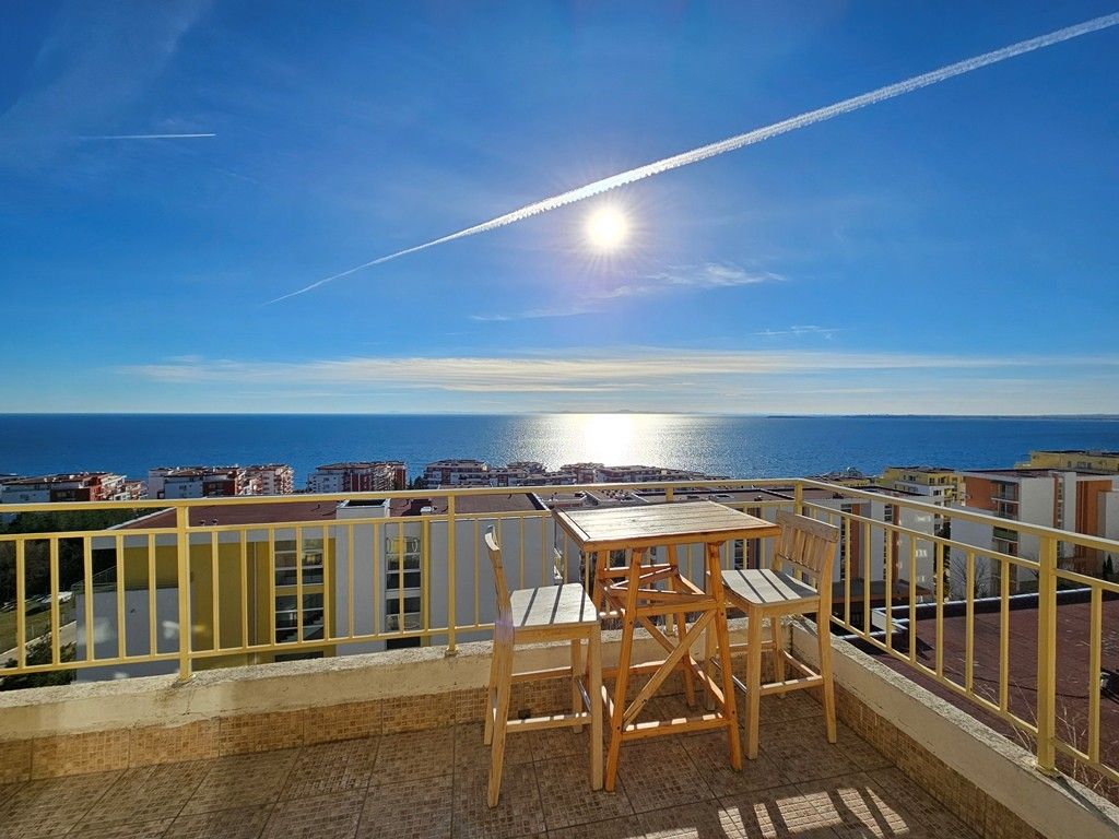 Property photo 1 of 28