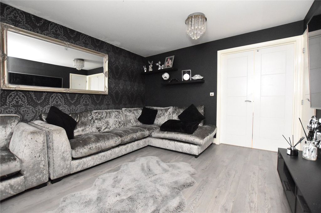 Property photo 3 of 22 Picture No. 14