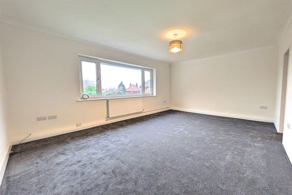 Property photo 2 of 7 Lounge