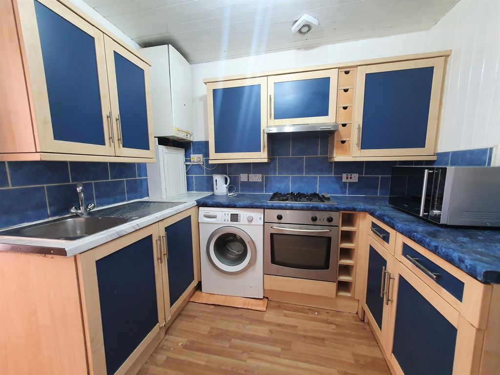 Property photo 1 of 6 Two Bedroom Flat