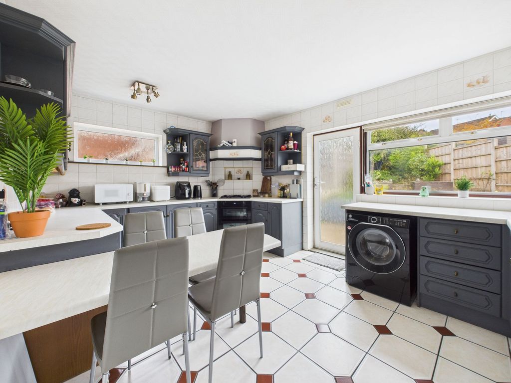 Property photo 2 of 15 Dining/Kitchen